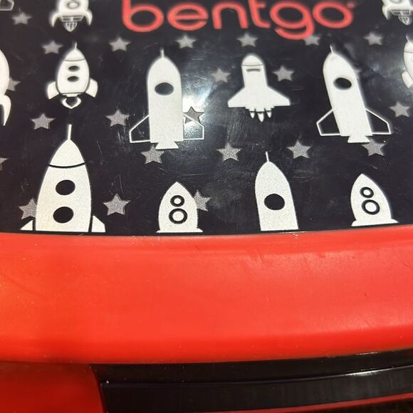 Gently used Bentgo Kids Space Rocket Leak-Proof 5 Compartment Kids Lunch Box - Picture 6 of 7